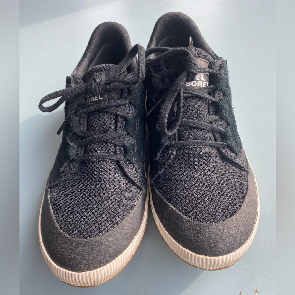 Sorel black casual tennis shoes
